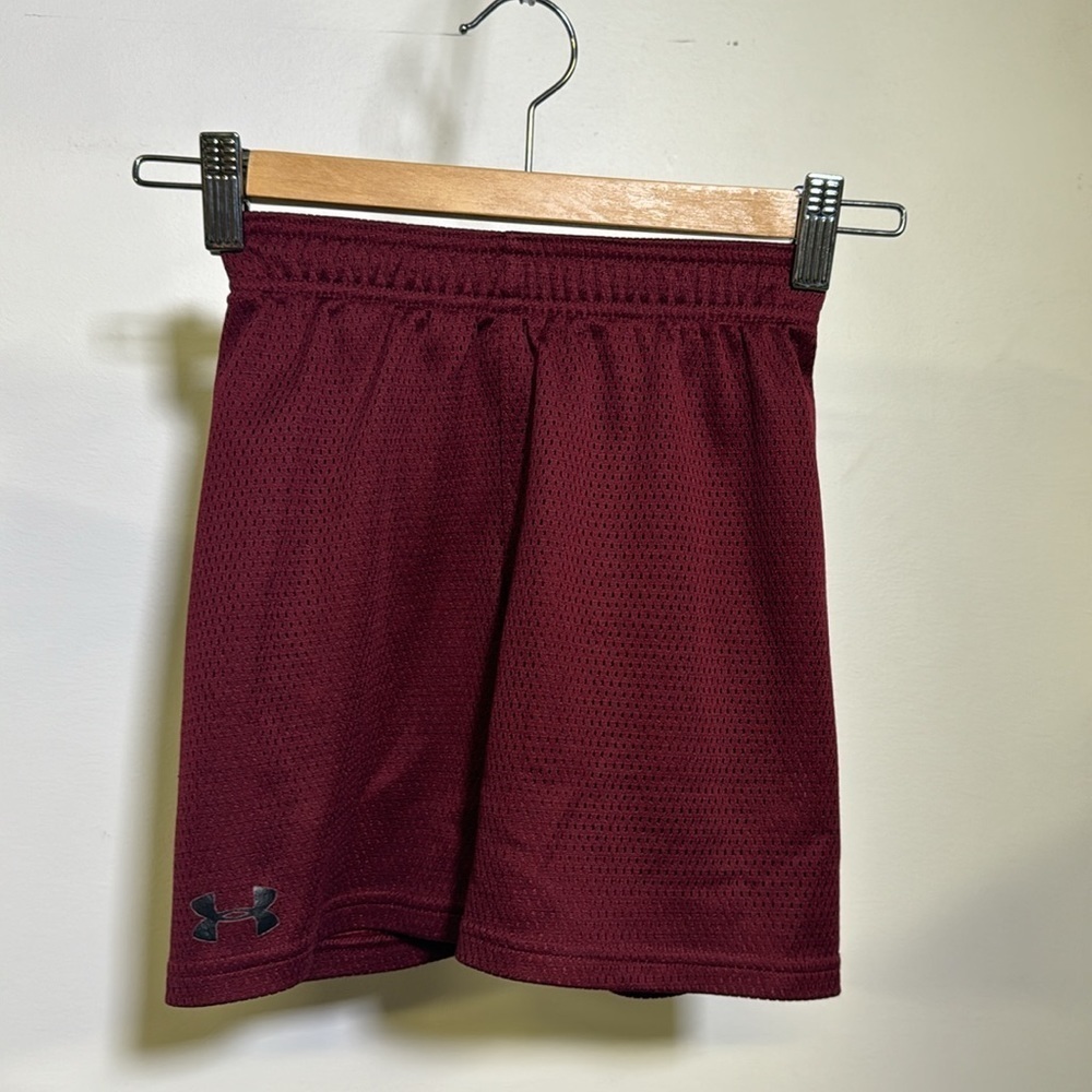 Under Armour Boys Shorts Size 5